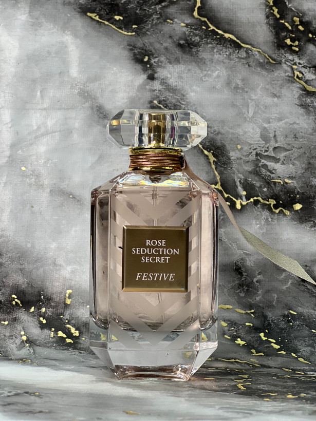 ادکلن فراگرنس ورد مدل ویکتوریا سکرت بامشل سلبریشن۱۰۰میل